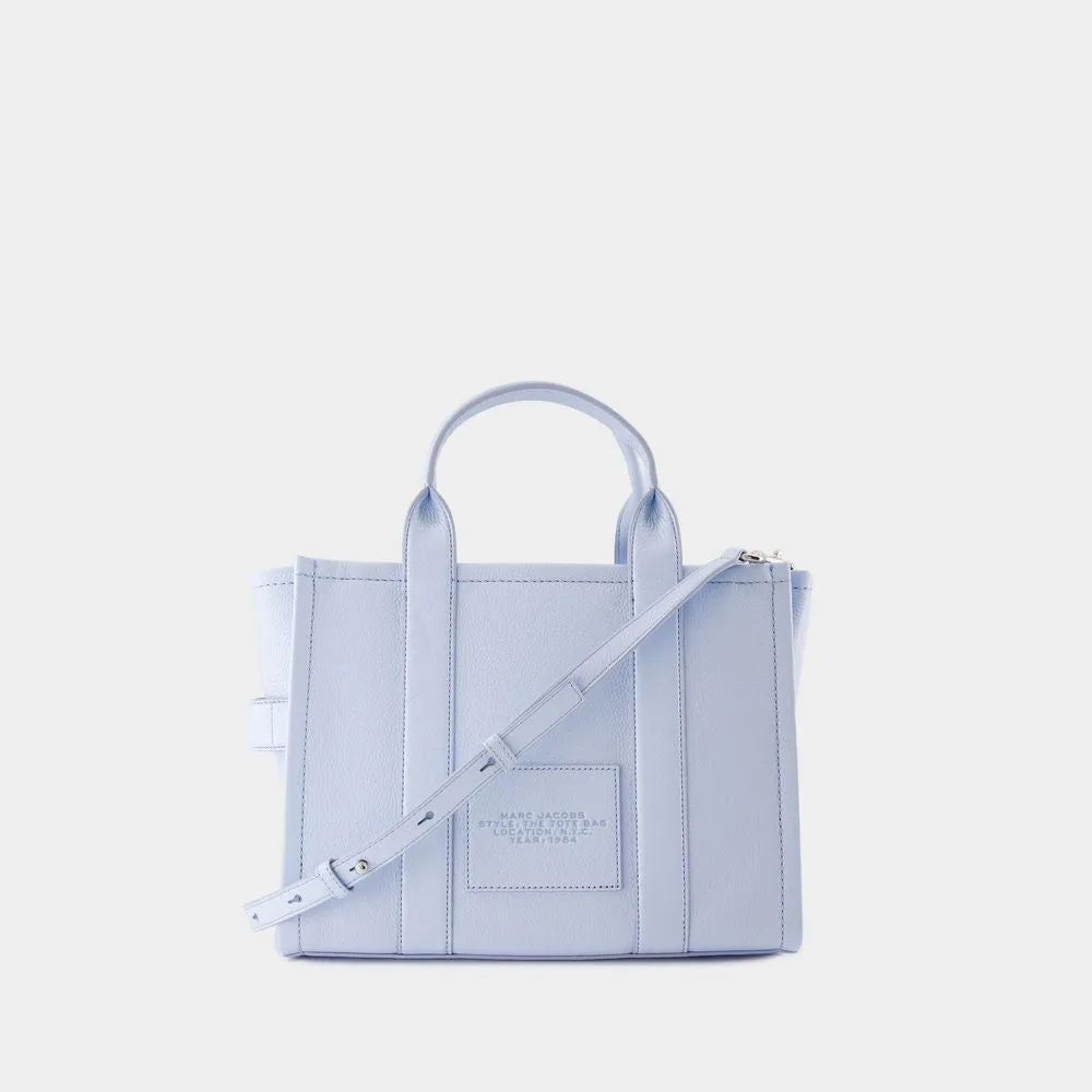 THE MEDIUM TOTE